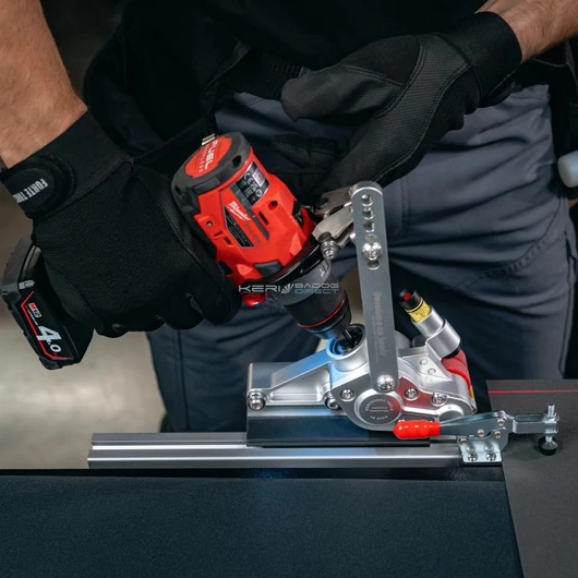 Lemez vágás roll cutterrel