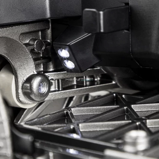 HiKOKI akkus körfűrész munkalámpa