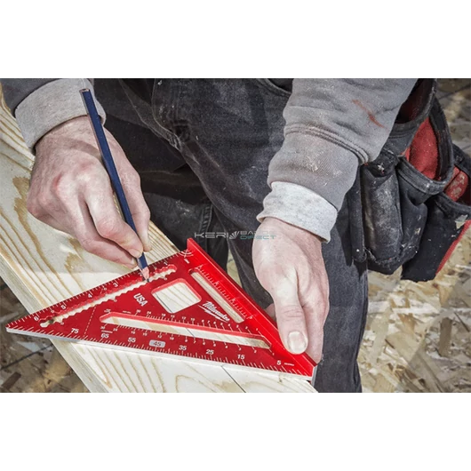 Milwaukee talpas derékszög használat közben