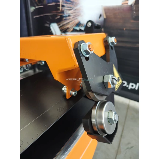 OLMET ALPHA 2110mm kézi hajlító gép görgős ollóval